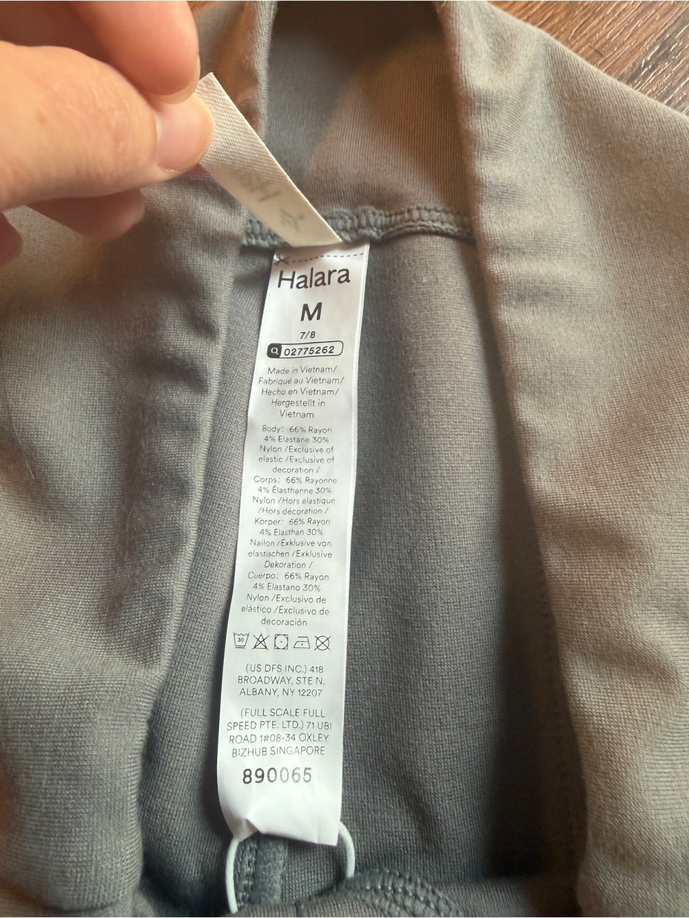 NWT woman’s medium Halara pants - Picture 4 of 8